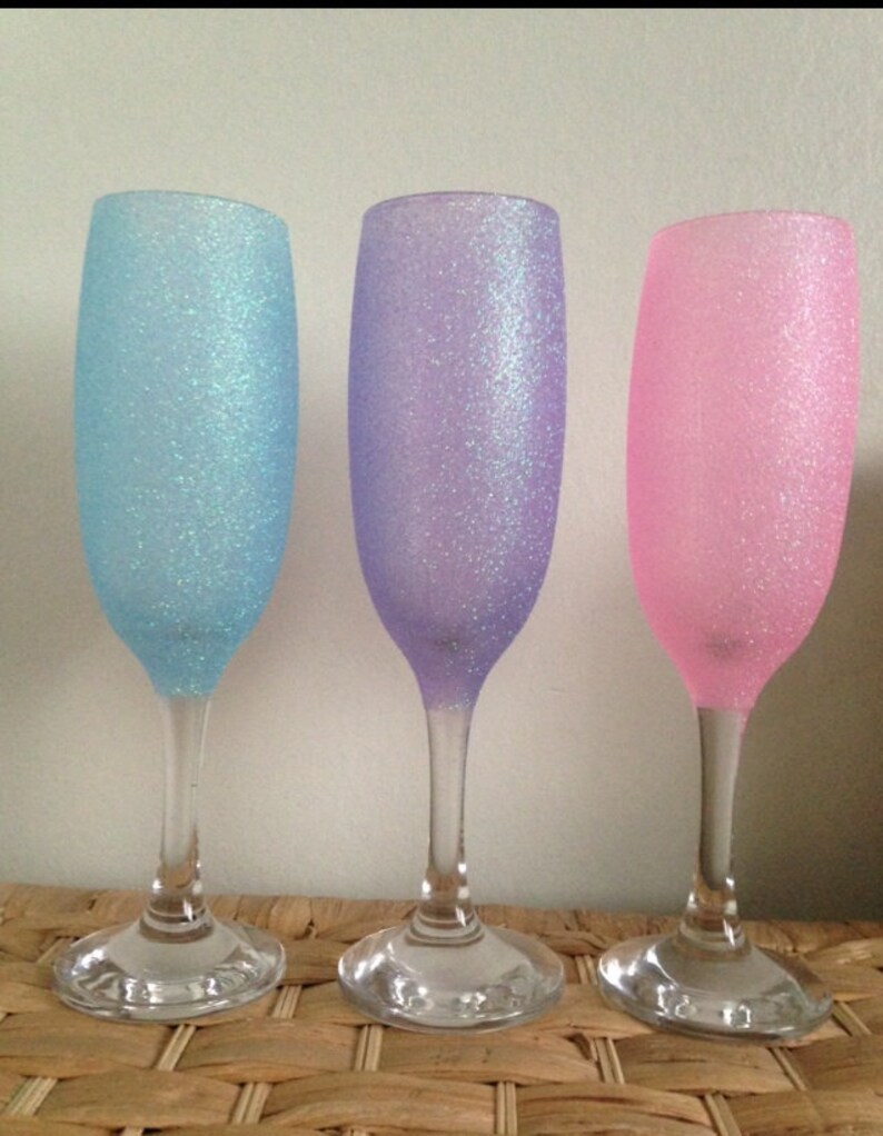 Jay Companies Champagne Flutes Set Of 2 With Glitter Stem