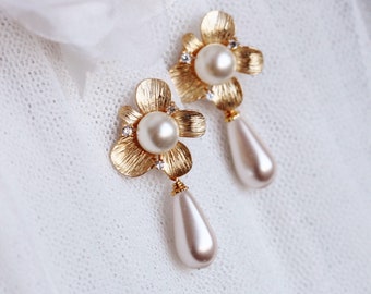 Elegant Silver or Gold Bridal Earrings Teardrop Pearl Earrings, Gold Flower Stud Earrings Drop Pearl Wedding Earrings, Bridal Jewelry E302