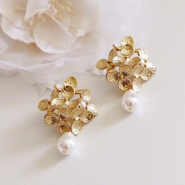 Gold Bridal Earrings, Vintage Style Romantic Wedding Earrings, Pearl Earrings, Hydrangea Flower Statement Earrings Gold Wedding Jewelry E208