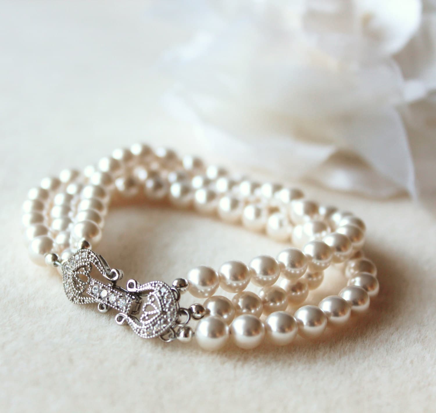 Mariell Bridals Top Selling Ivory Freshwater Floating Pearl Bracelet on  Thin Link Chain in Platinum Plating 4673B-I-S