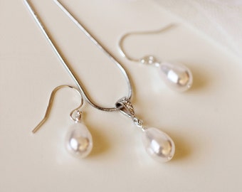 Classic Pearl Wedding Jewelry Set, Teardrop Pearl Earrings and Necklace Set, Pearl Bridesmaid Gift Set, Minimalist Pearl Jewelry Set S102