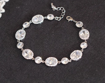Silver Halo CZ Crystal Bracelet for Brides-to-Be Stunning Wedding Gift Crystal Bridal Bracelet in Oval and Round Design B117