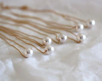 Bridesmaid Necklace Set of 5 6 7 Floating Pearl Necklace Single Pearl Necklace Wedding Jewelry Minimalist Pearl Necklace Set for Bridesmaids