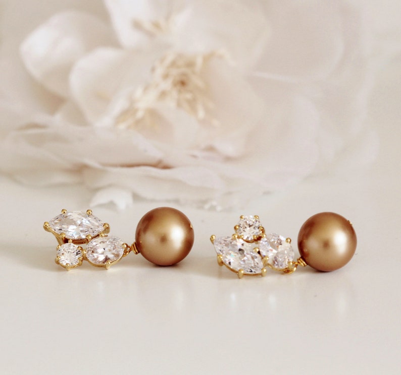 Gold Bridal Earrings, Vintage Gold Pearl Earrings, Mother of the Bride Gift, Mother of the Groom Gift, Fall Wedding Gift for Mom E101 Vintage Gold 10mm