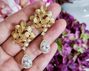Floral Bridal Earring Gold Wedding Earrings Dangle Drop Earrings, Vintage Romantic Hydrangea Flower Bridal l Jewelry Statement E208