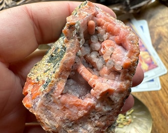 ピンクカルセドニー標本 » モロッコ産ピンクカルセドニー » ソフトピンクの自己愛の石 » ブドウ状ピンクカルセドニー »