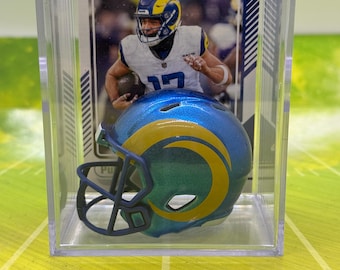 Los Angeles Rams Mini Helmet Shadowbox med Puka Nacua-kort