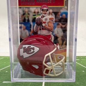 Mini casque Kansas City Chiefs Players Shadowbox avec carte de football
