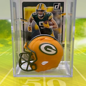 Green Bay Packers Mini casco Shadowbox con tarjeta de Christian Watson