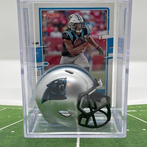 Carolina Panthers DJ Moore Mini Capacete Shadowbox com cartão