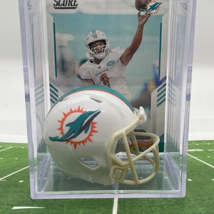 Miami Dolphins Tua Tagovailoa Mini Helm Shadowbox mit Karte
