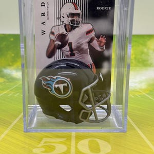 Tennessee Titans Cam Ward minihelm Shadowbox met kaart