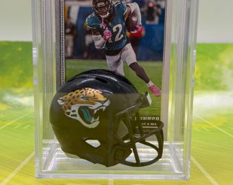 Jacksonville Jaguars Mini Helmet Shadowbox med Travis Hunter-kort
