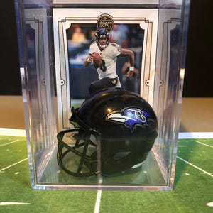 Baltimore Ravens Lamar Jackson Mini casque Shadowbox avec carte