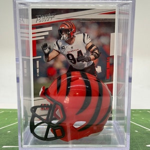 Mini casque Sam Hubbard des Bengals de Cincinnati Shadowbox avec carte