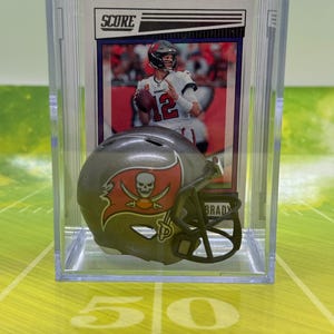 Tampa Bay Buccaneers NFL Helm Shadowbox mit Tom Brady Karte