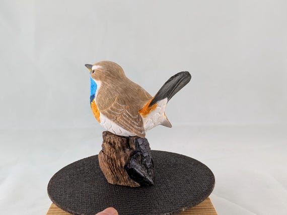 手彫りのオオノド鳴鳥の置物：木製の鳥の彫刻 - Etsy 日本