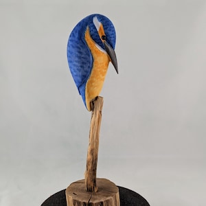 Hand Carved Kingfisher Wood Sculpture: Artistic Bird Decor