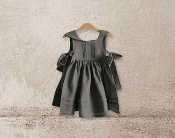 Girl baby toddler linen vintage //pinafore //apron //smock //tunic //dress. Baptism christening Christmas outfit