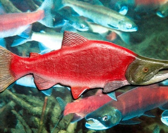 Imán de salmón Kokanee de madera hecho a mano y pintado