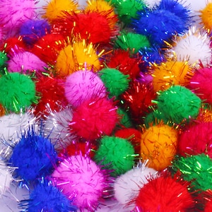 300 X Red, Green, White Christmas Tinsel Arts & Crafts Pom Poms