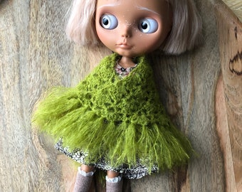 Alpaca mohair shawl, olive green, for 1/6 dolls