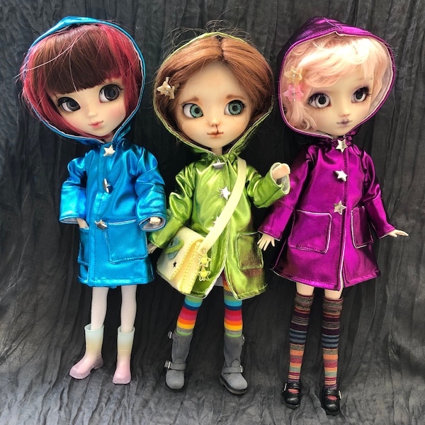 Metallic raincoats for Pullip dolls