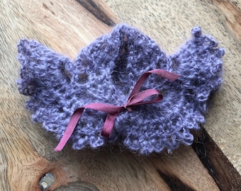 Petite cape-châle en laine mohair violet lilas pour poupée 1/6ème