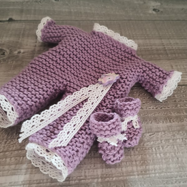 Combinaison violette et chaussons assortis, tricot et dentelle, pour Blythe