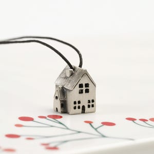Doll House Necklace, 3D Silver Jewelry, Sterling Silver House Shaped Miniature Necklace, Silver Home Pendant, Architect Girl Gift, Sims Gift