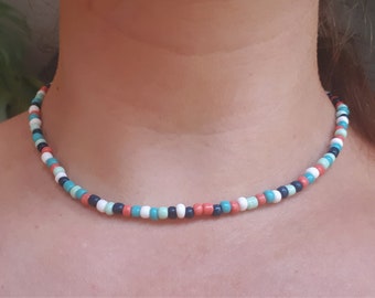 Chocker Halskette mit Rocailles Glasperlen, Rocailles enge kurze Halskette mit weißen, mintgrünen, blauen und rosa Perlen, Halskette Damen