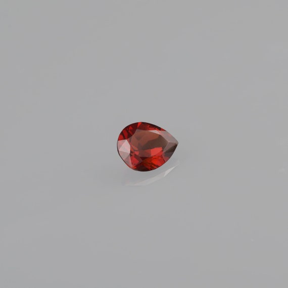 Granato Rosso Naturale 10.875 Cts. Gemma Rara Di Pera Granata, Gemma Sciolta Sfaccettata Per Gioielli, Anello In Pera Granata Rossa Genuina - Italia - Foto 9