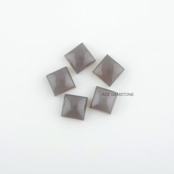 Gray Chalcedony Cabochon-smooth Square Calibrated Cabochon for