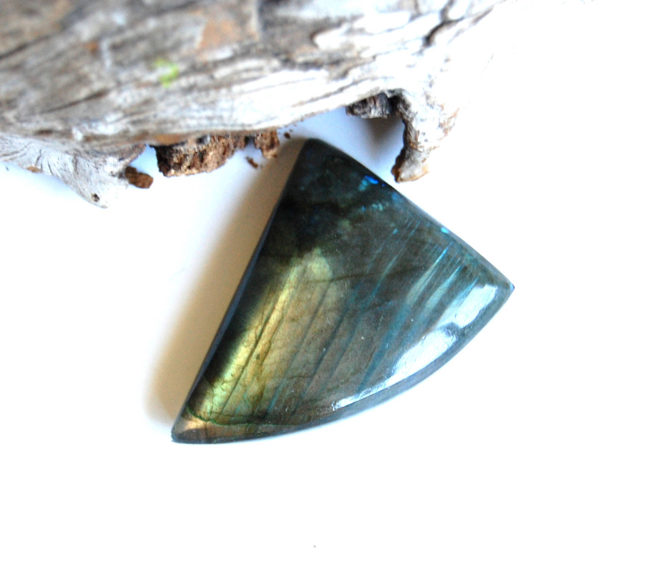 Labradorite Triangular Shape Cabochon 35\u00d720\u00d78 MM Size