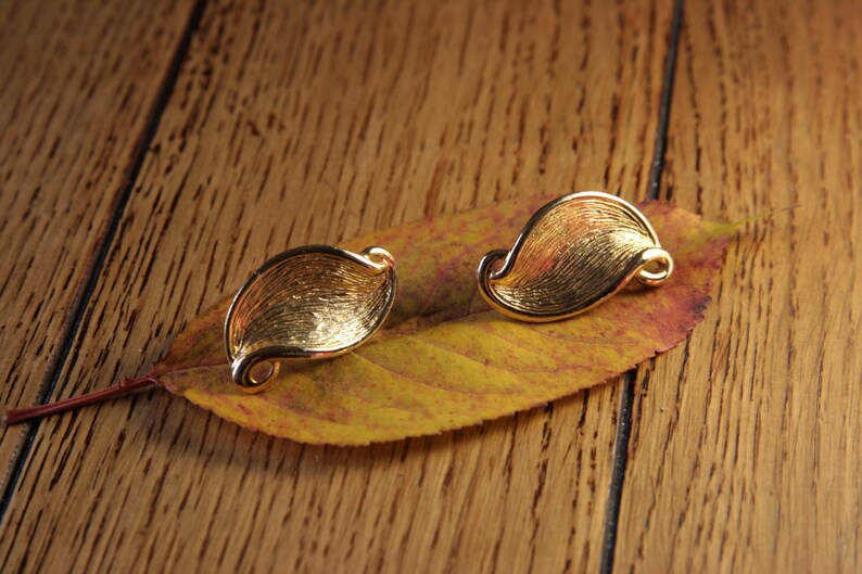 Autumn Leaves Earrings14 KT Gold Plate Leaf Earrings New Old Stock New Vintage Jewelry