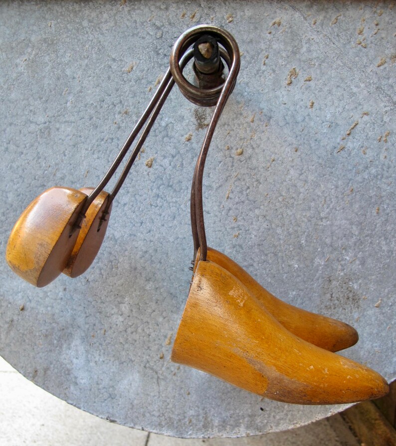29x22cm Rare 1940/'s Vintage Pair of Wooden Shoes stretchertrees