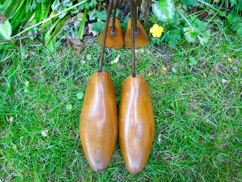 29x22cm Rare 1940/'s Vintage Pair of Wooden Shoes stretchertrees