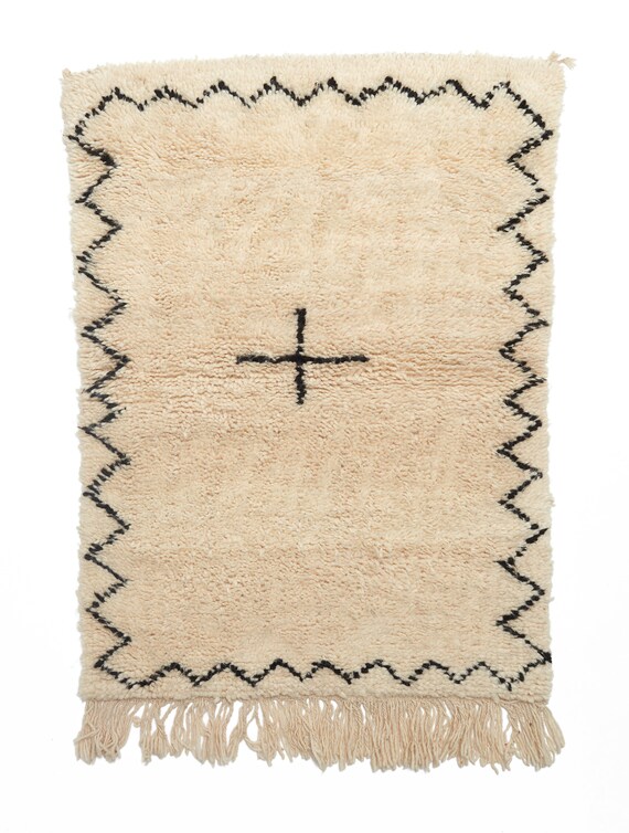 Small Beni Ourian Moroccan Berber Rug , Hand Woven in Black and White Wool- Yahiya - 125/75cm, Monochrome Deisgn Interior
