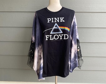 Pink Floyd T-Shirt Poncho: Classic Rock Concert Fashion, One Size Fits All