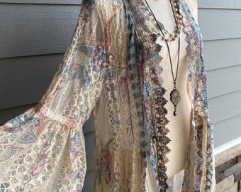 Plus Size Lace Kimono: Boho Chic Resort Cover-Up