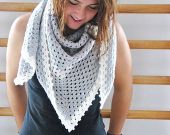 Grand Châle Gris et Blanc avec Paillettes // Big Shawl Grey and White WITH Glitters