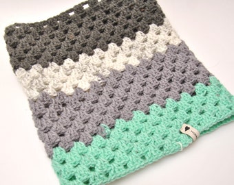 Col / Snood Gris et Menthe // Col Hiver / Col crocheté entièrement à la main //