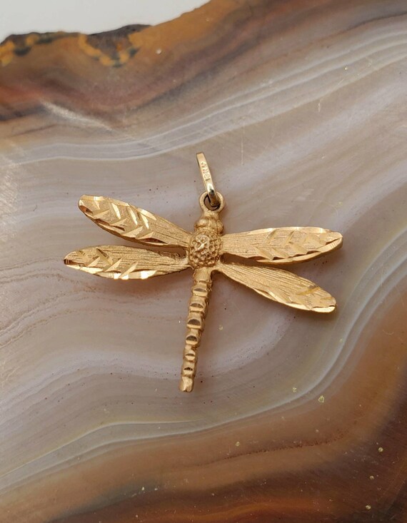 Vintage 10k gold dragonfly pendant.