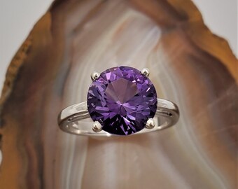 Maine Amethyst ring, white gold solitaire ring, Amethyst 14k white gold ring.