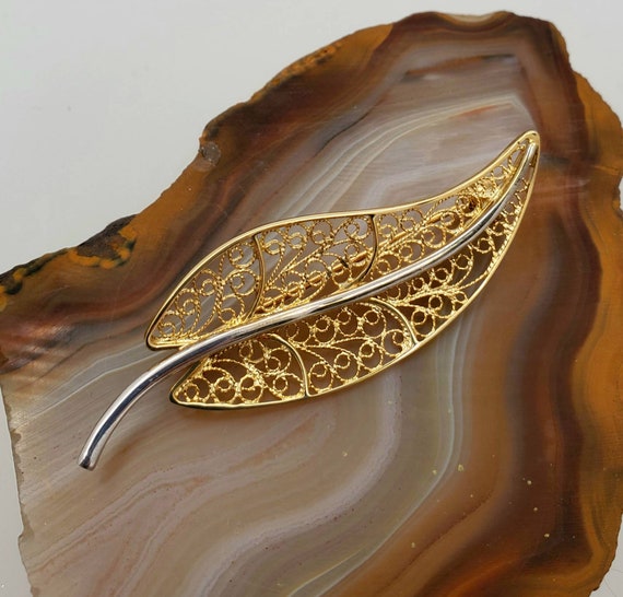 Vintage filigree brooch, 14k two tone pin, leaf br