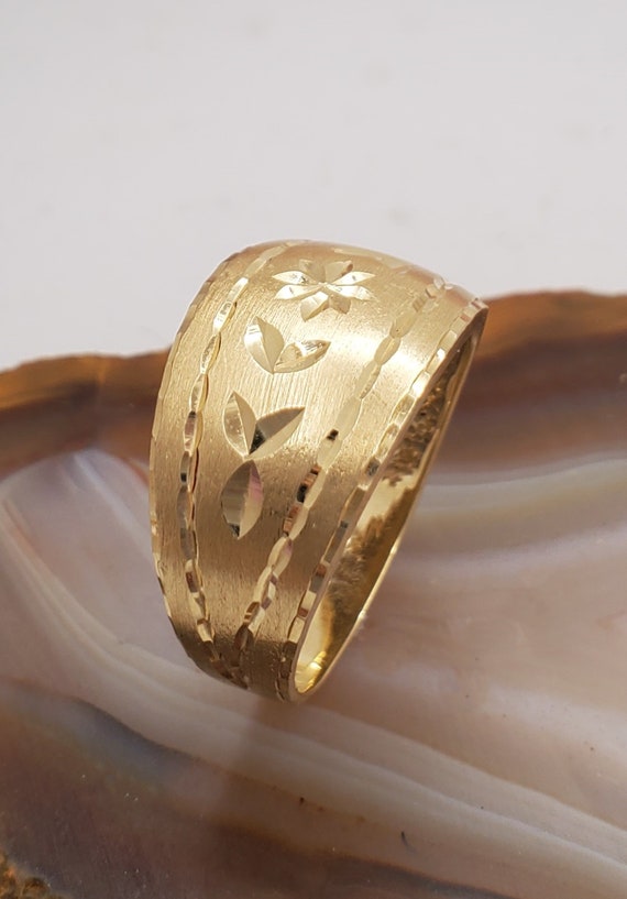 Estate diamond cut 14k yellow gold band, size 10 … - image 2