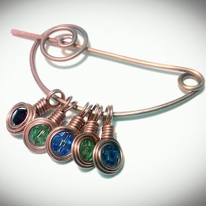 Wirewrapped jewelry. Brooch/scarf pin, A Mother's Brooch with Swarovski Crystals. Wire jewelry. Mother's Day.