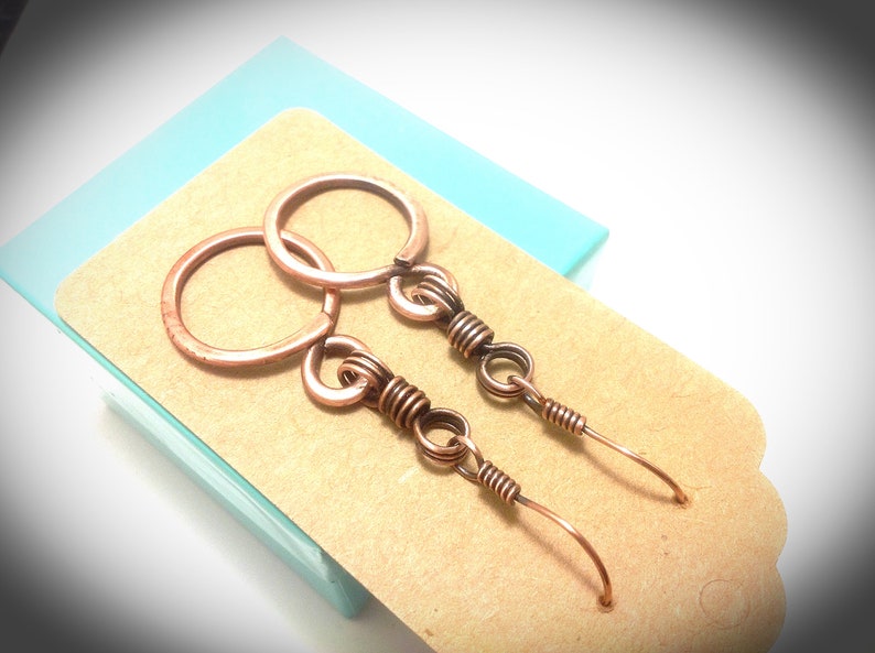 Bijoux en fil de fer. Boucles d