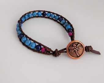 Armband 20 cm, Lederarmband, Blauer Lapis Kristall Edelstein, Libelle Kupferknopf, 21 cm