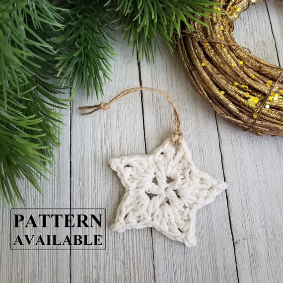 Farmhouse-Inspired Crochet Wreath Ornament